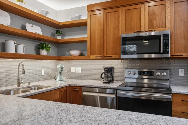 $650,000 | 15 South Broom Street, Unit 401, Madison, WI 53703