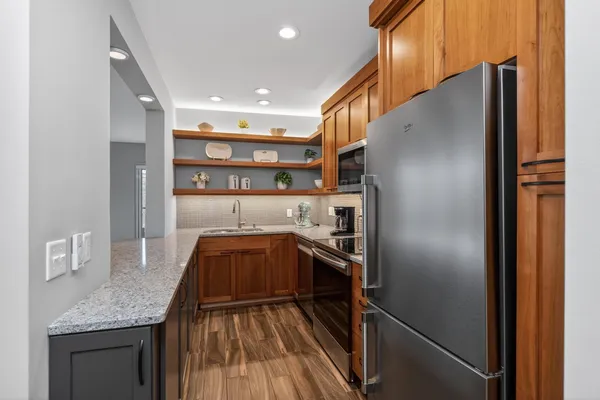$650,000 | 15 South Broom Street, Unit 401, Madison, WI 53703