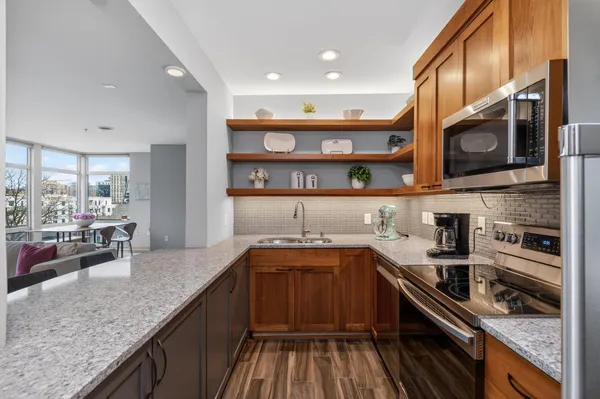 $650,000 | 15 South Broom Street, Unit 401, Madison, WI 53703