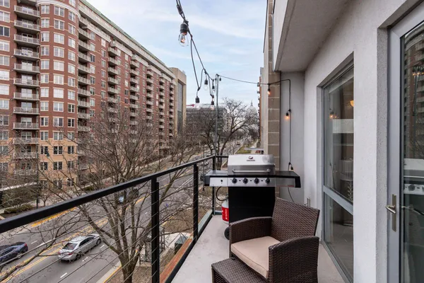 $650,000 | 15 South Broom Street, Unit 401, Madison, WI 53703