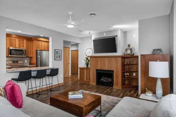 $650,000 | 15 South Broom Street, Unit 401, Madison, WI 53703
