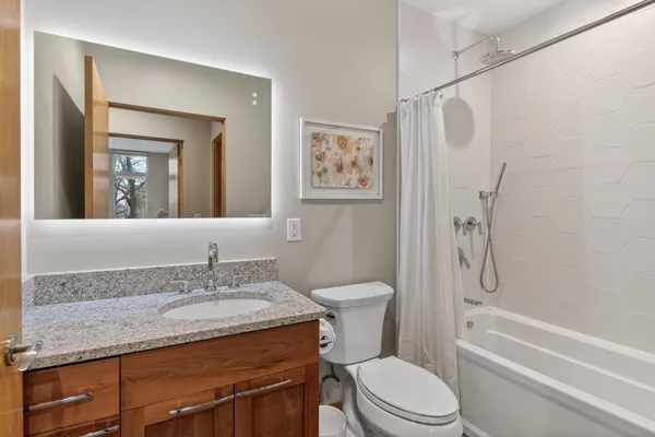 $650,000 | 15 South Broom Street, Unit 401, Madison, WI 53703