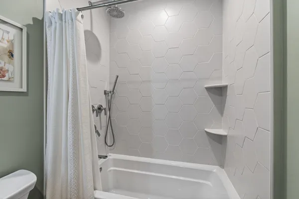 $650,000 | 15 South Broom Street, Unit 401, Madison, WI 53703