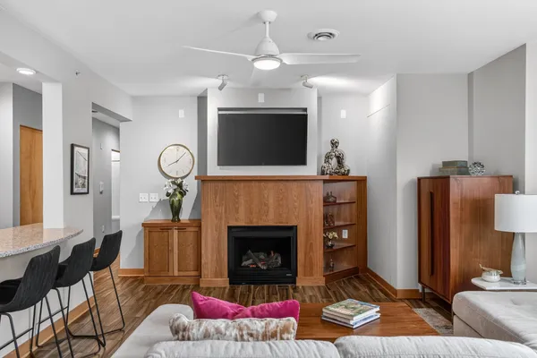 $650,000 | 15 South Broom Street, Unit 401, Madison, WI 53703