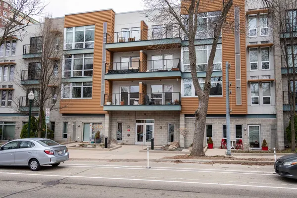$650,000 | 15 South Broom Street, Unit 401, Madison, WI 53703