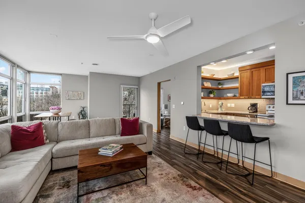 $650,000 | 15 South Broom Street, Unit 401, Madison, WI 53703