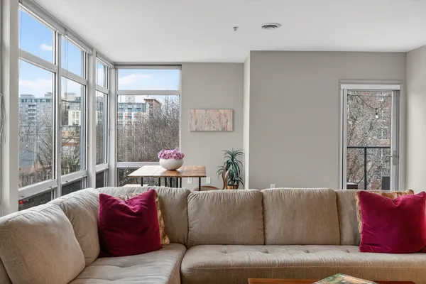 $650,000 | 15 South Broom Street, Unit 401, Madison, WI 53703