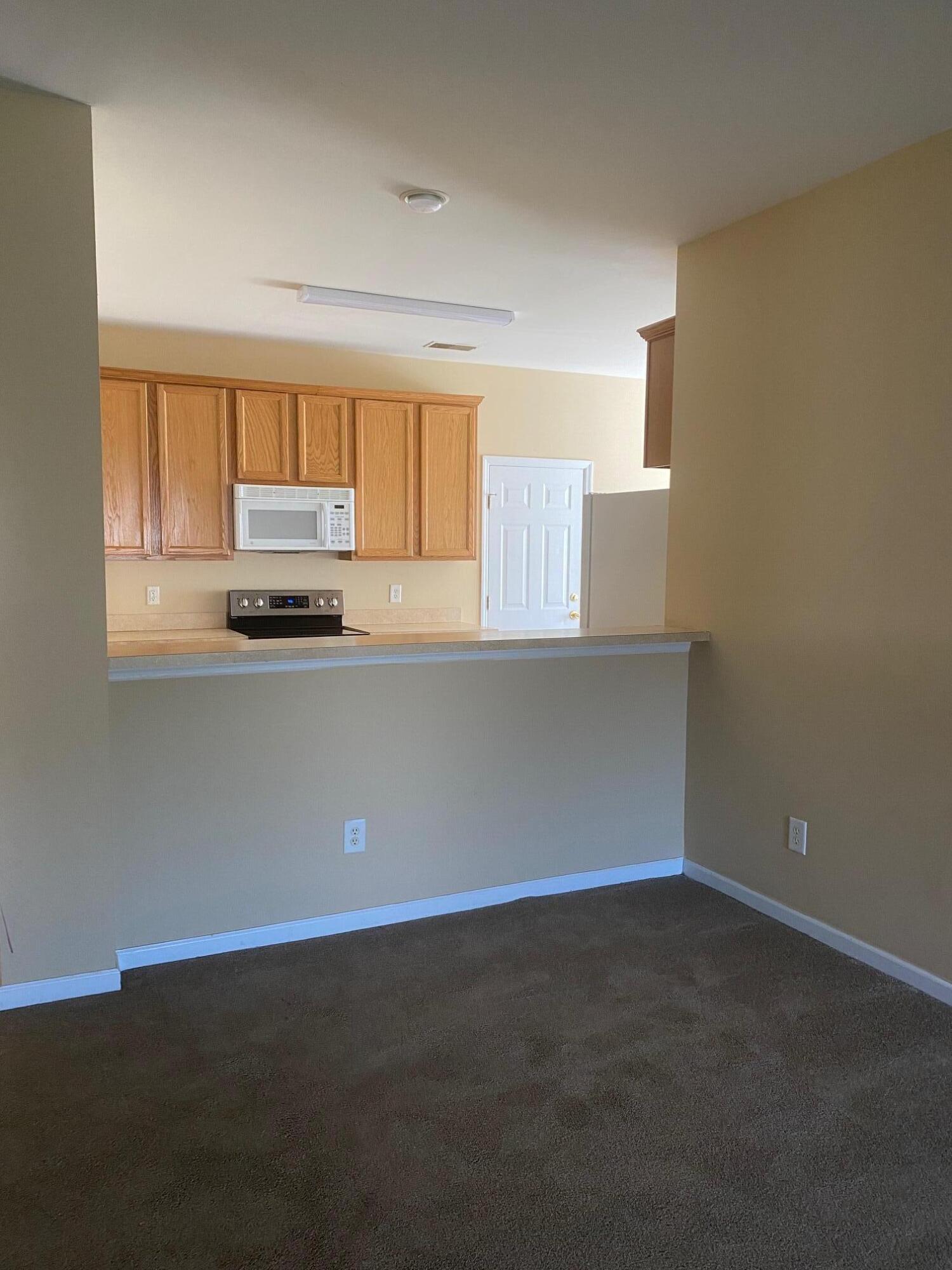 257 Westbrooke Road Summerville, SC 29486 - Photo 7 of 18 Kitchen 4