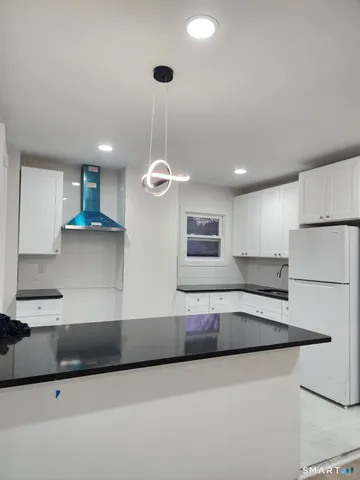 $2,400 | 23 King Street, Hartford, CT 06114