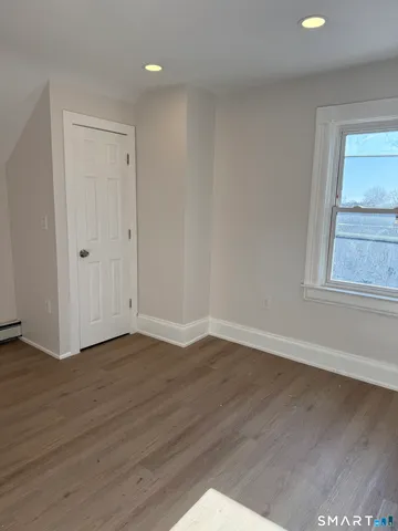 $2,400 | 23 King Street, Hartford, CT 06114