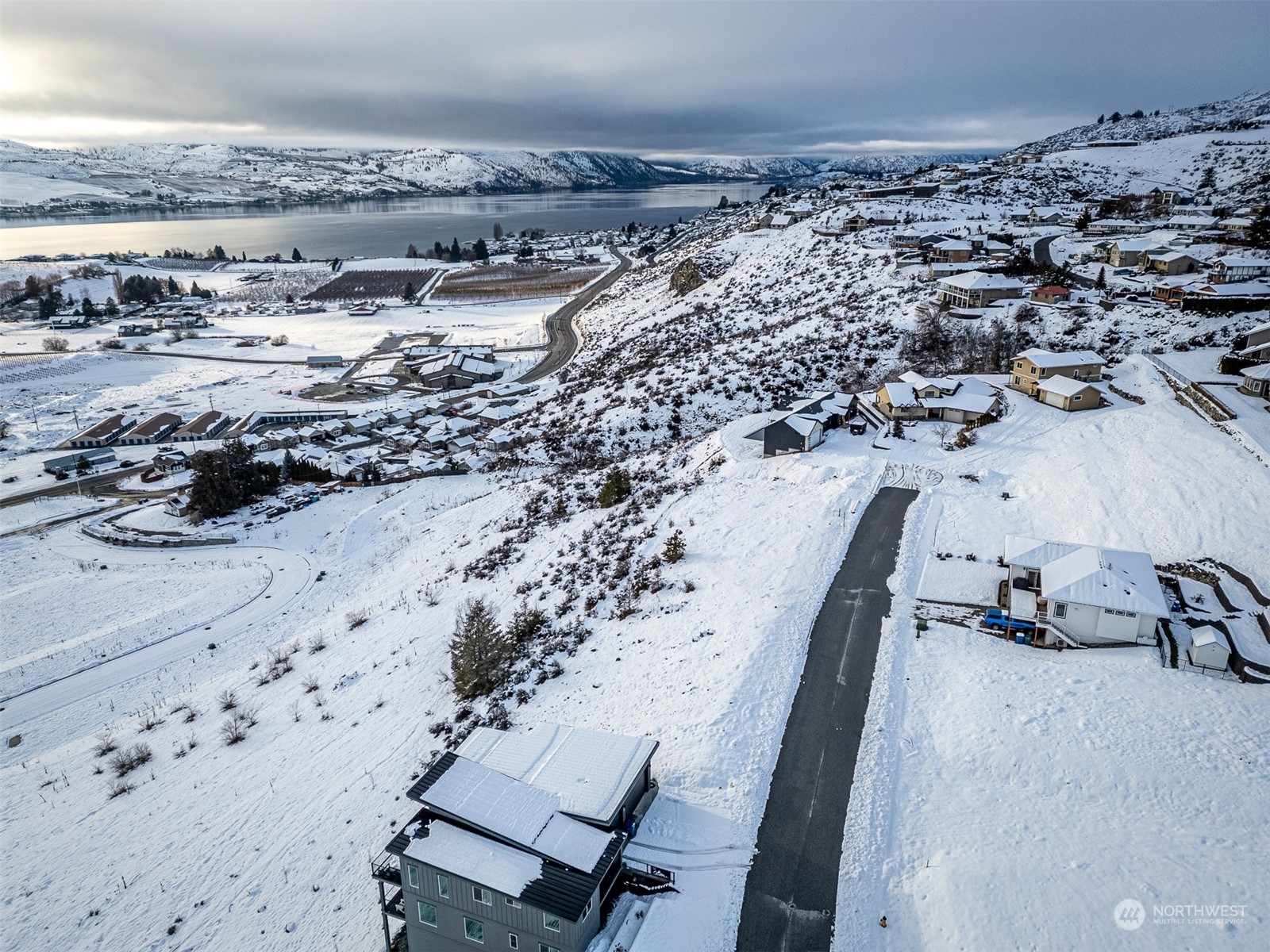 124 Hillcrest Place Chelan, WA 98816 - Photo 13 of 22