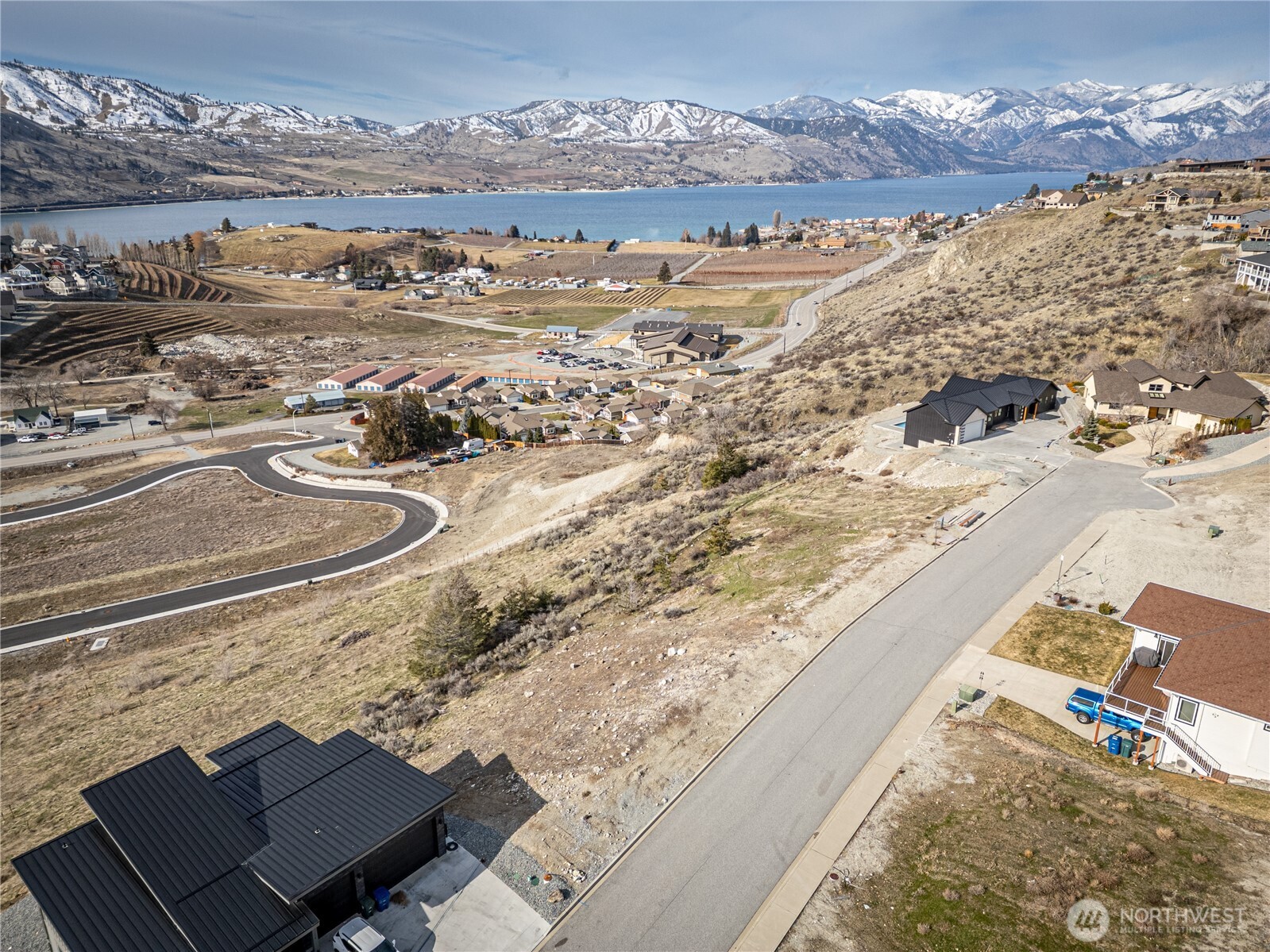 124 Hillcrest Place Chelan, WA 98816 - Photo 4 of 22 a view of an ocean