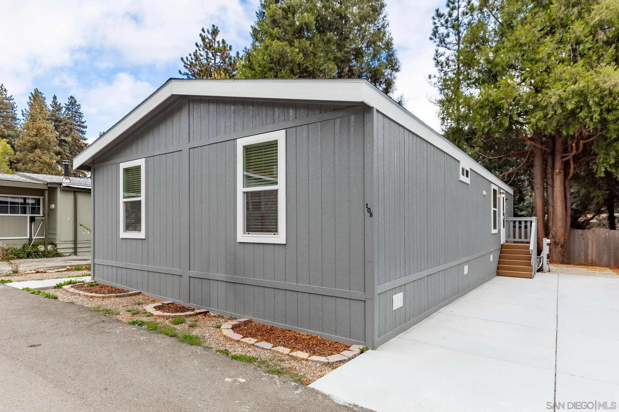 22899 Byron Road, Unit SPC 108 Crestline, CA 92325 - Photo 22 of 27