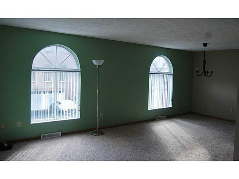 100 Fall Run Road Forest Hills, PA 15221 - Photo 3 of 25 Living Room.