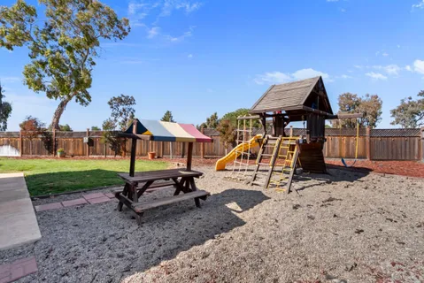 $889,000 | 60 Dots Circle, Hollister, CA 95023