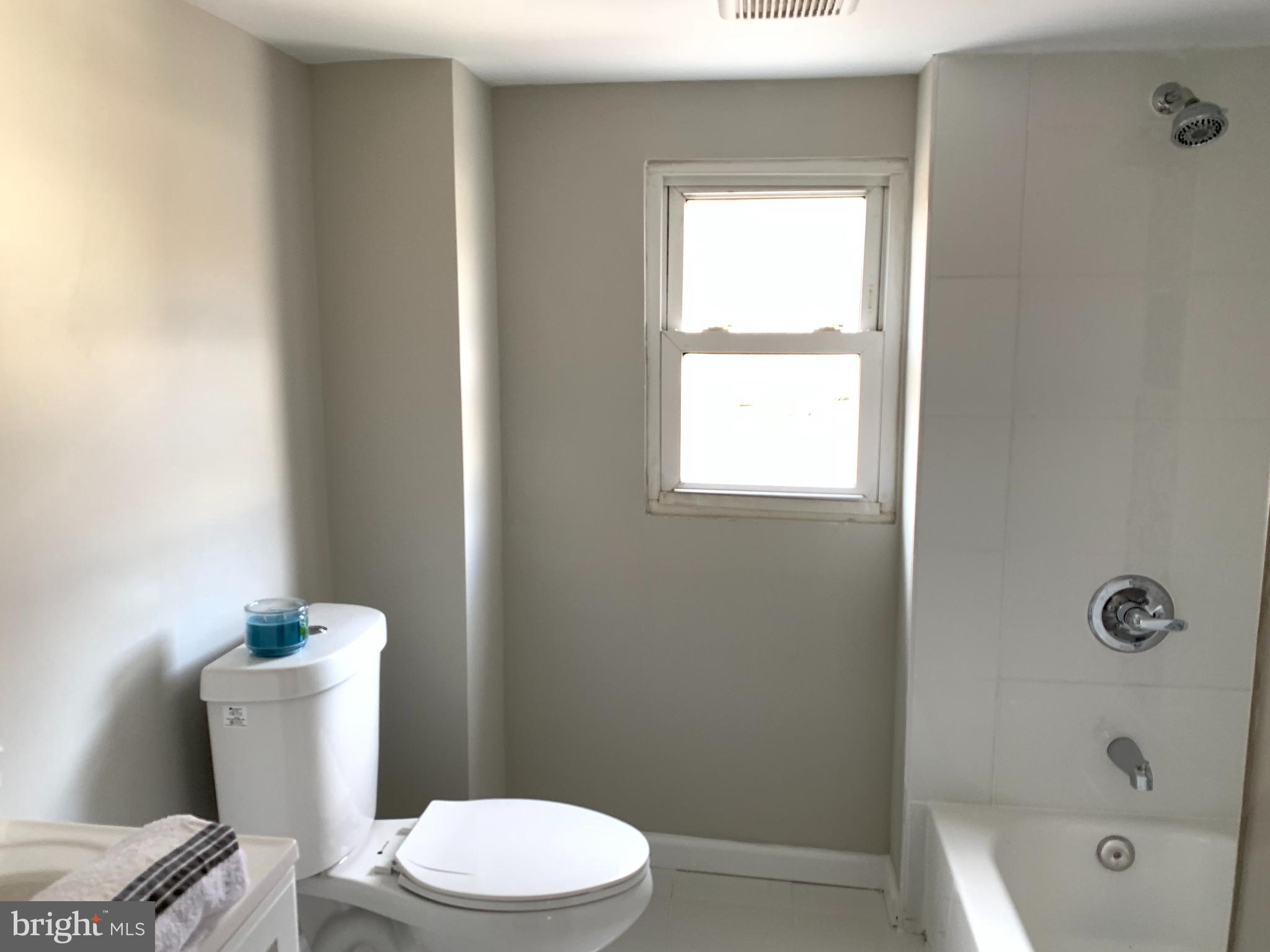15204 Brandywine Road Brandywine, MD 20613 - Photo 12 of 30 Large Full Bathroom