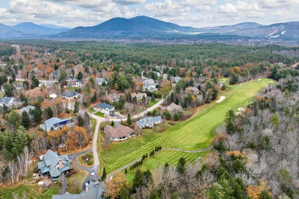 $950,000 | 138 Samuel Hale Drive, Hale's Location, NH 03860