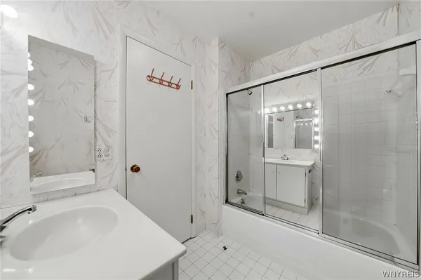 $339,000 | 53 Old Meadow Drive, Amherst, NY 14051