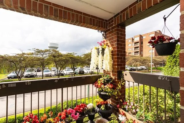 $235,000 | 600 Naples Court, Unit 107, Glenview, IL 60025