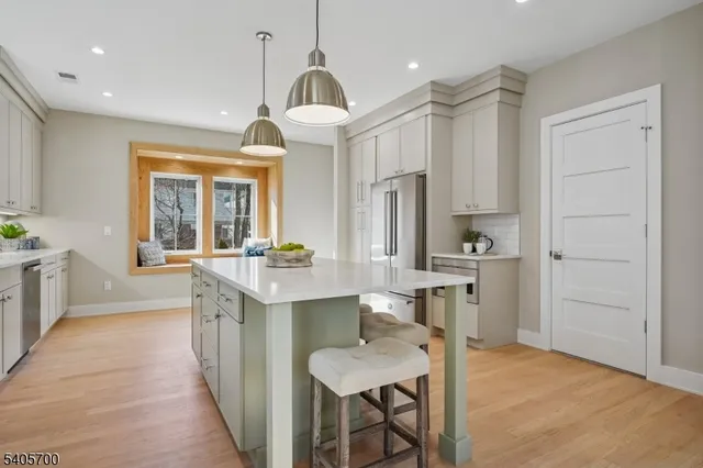 $2,195,000 | 8 Willow Street, Millburn, NJ 07041