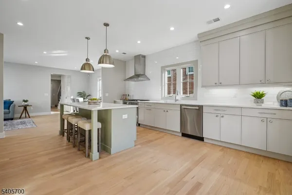 $1,995,000 | 8 Willow Street, Millburn, NJ 07041