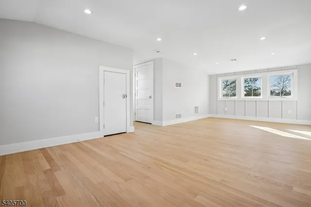 $2,195,000 | 8 Willow Street, Millburn, NJ 07041