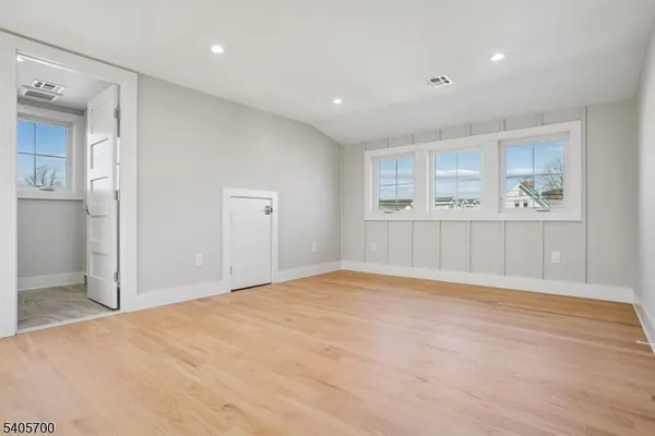 $1,995,000 | 8 Willow Street, Millburn, NJ 07041