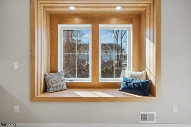 $2,195,000 | 8 Willow Street, Millburn, NJ 07041