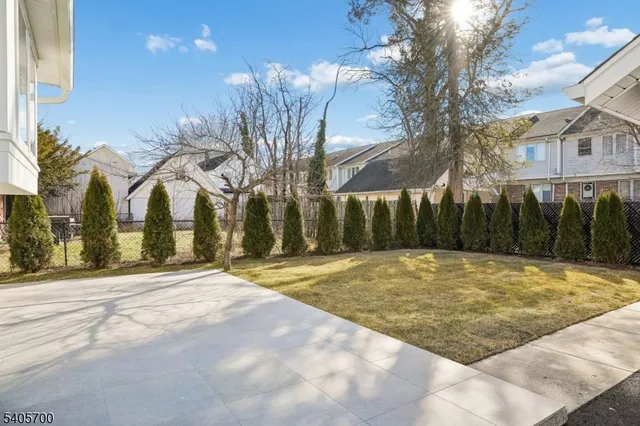 $2,195,000 | 8 Willow Street, Millburn, NJ 07041