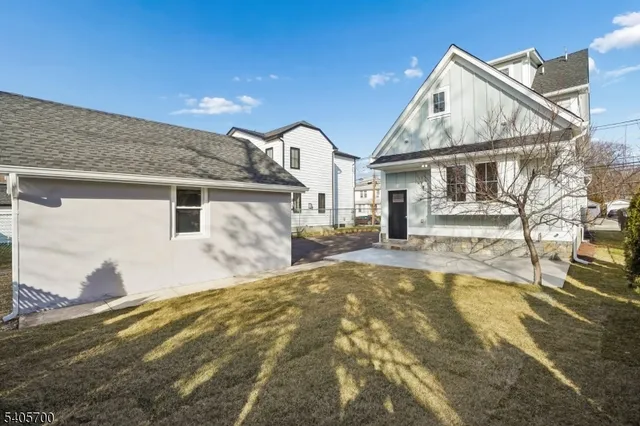 $2,195,000 | 8 Willow Street, Millburn, NJ 07041