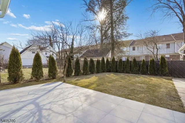 $2,195,000 | 8 Willow Street, Millburn, NJ 07041