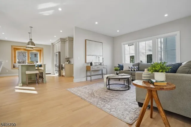 $2,195,000 | 8 Willow Street, Millburn, NJ 07041