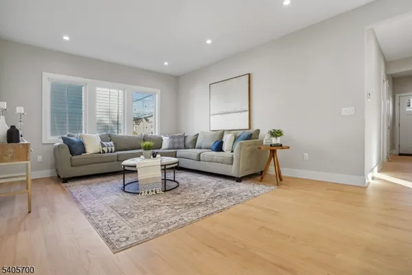 $1,995,000 | 8 Willow Street, Millburn, NJ 07041