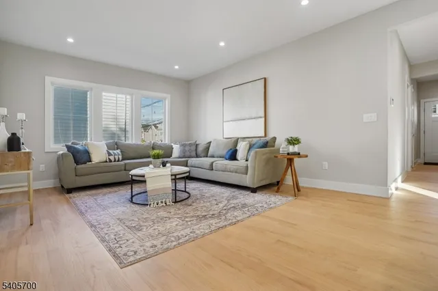 $2,195,000 | 8 Willow Street, Millburn, NJ 07041