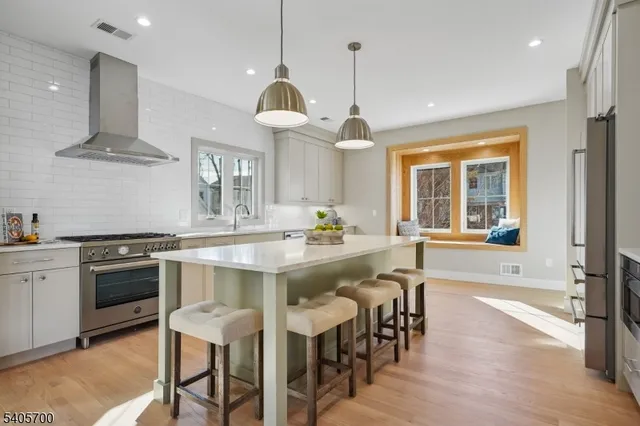 $2,195,000 | 8 Willow Street, Millburn, NJ 07041