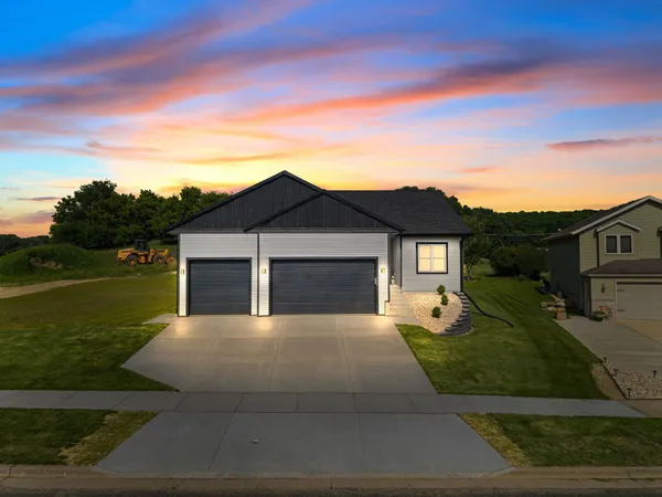 $469,900 | 935 Hay Creek Trail, Reedsburg, WI 53959