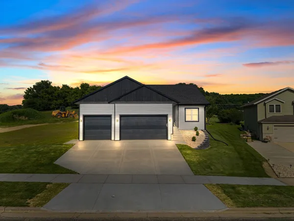 $469,900 | 935 Hay Creek Trail, Reedsburg, WI 53959