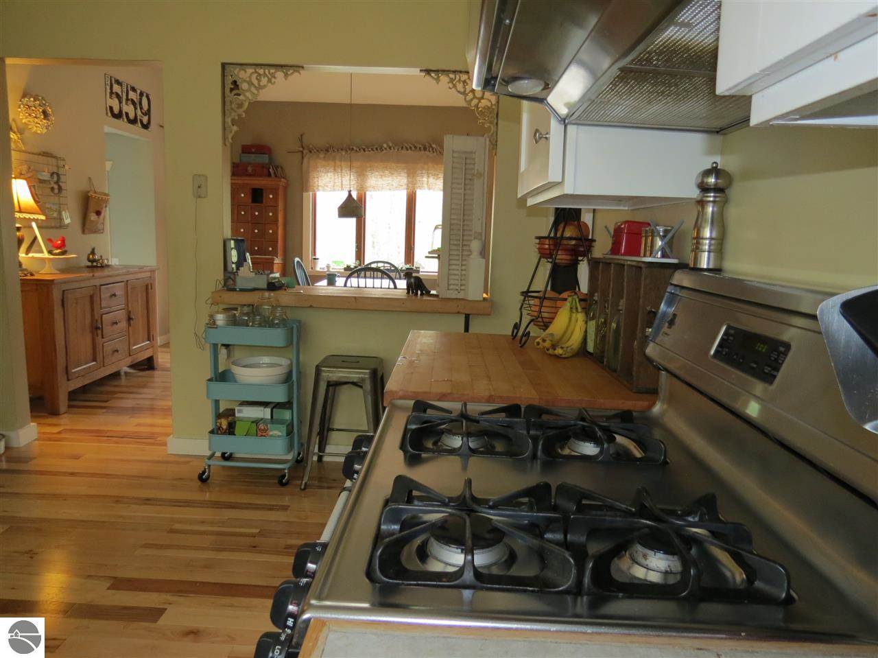 559 West Long Lake Road Traverse City, MI 49685 - Photo 11 of 23 1785157-10.JPG