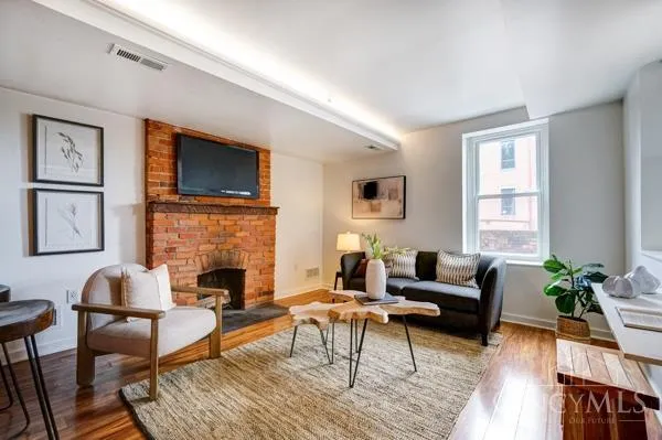 $149,000 | 413 Milton Street, Unit 1, Cincinnati, OH 45202