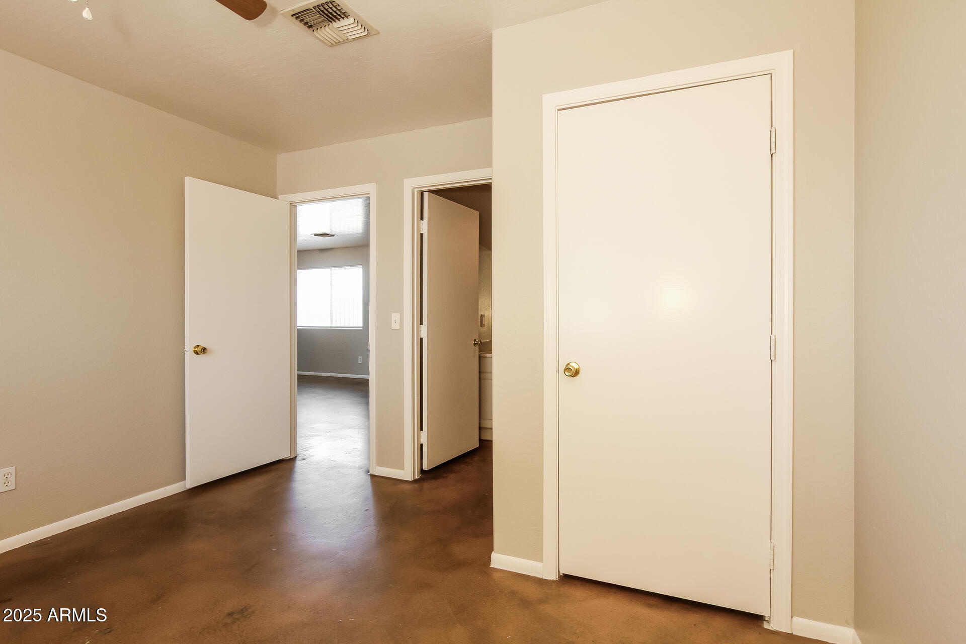 918 South 1st Avenue, Unit 2 Phoenix, AZ 85003 - Photo 7 of 16 a view of a hallway with wooden floor