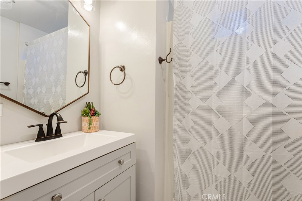 887 Arrowhead Villa Road Lake Arrowhead, CA 92352 - Photo 13 of 26