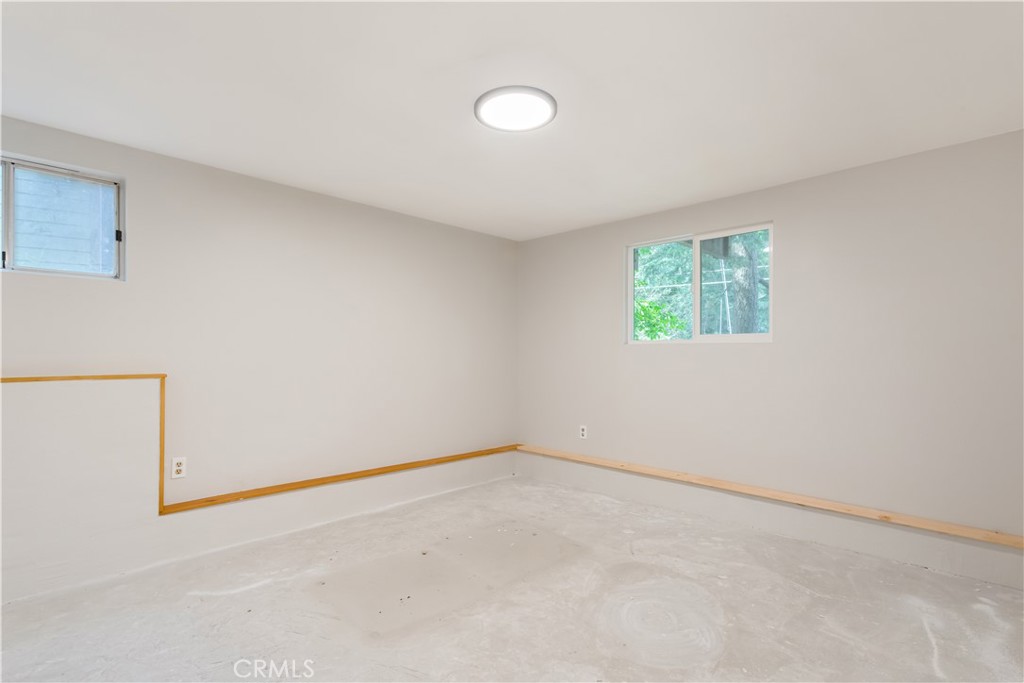 887 Arrowhead Villa Road Lake Arrowhead, CA 92352 - Photo 22 of 26