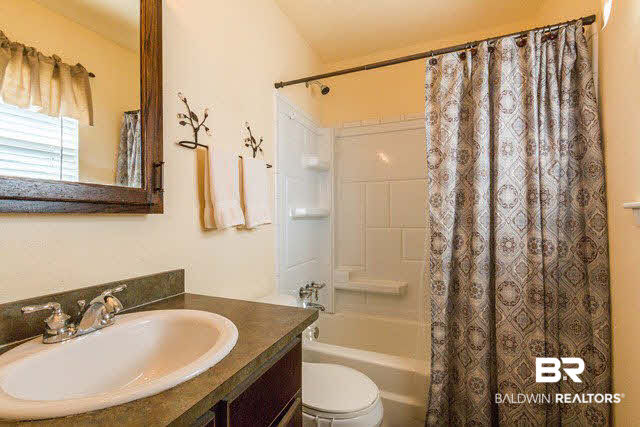 4208 North Chesterfield Drive Mobile, AL 36618 - Photo 16 of 21