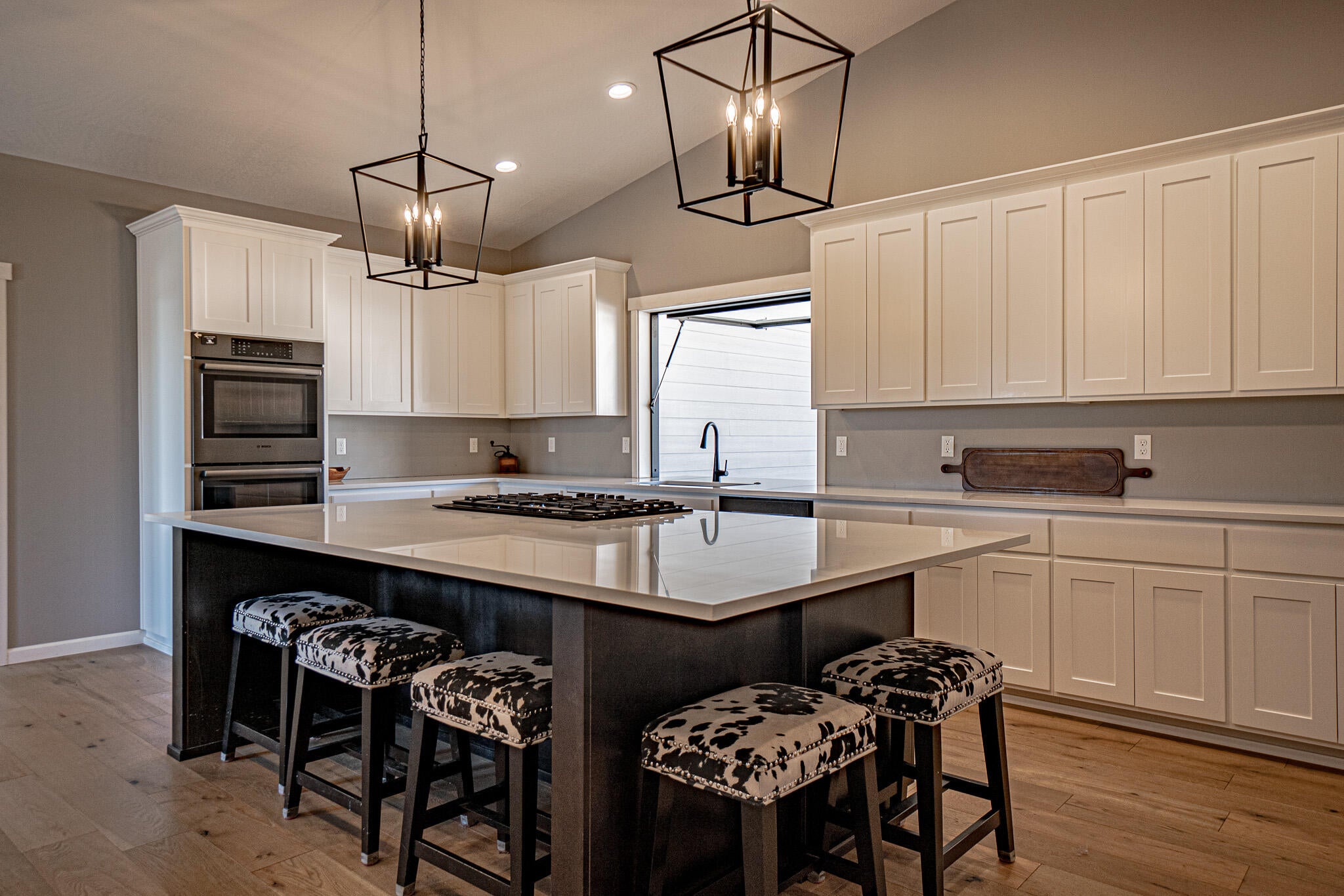 3808 Willow Springs Road Central Point, OR 97502 - Photo 2 of 27 DSC06267-HDR