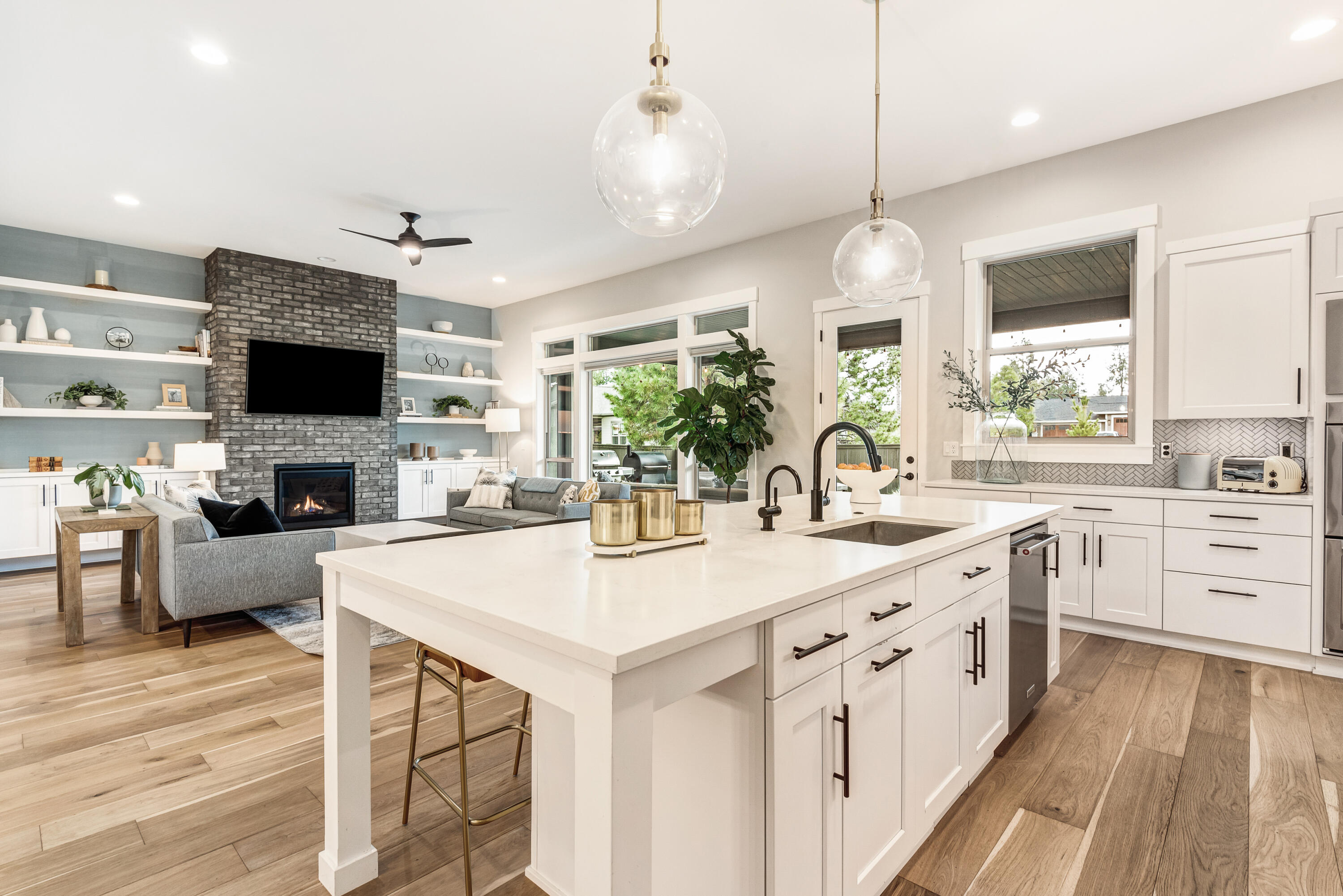 60888 River Rim Drive Bend, OR 97702 - Photo 17 of 39 Kitchen
