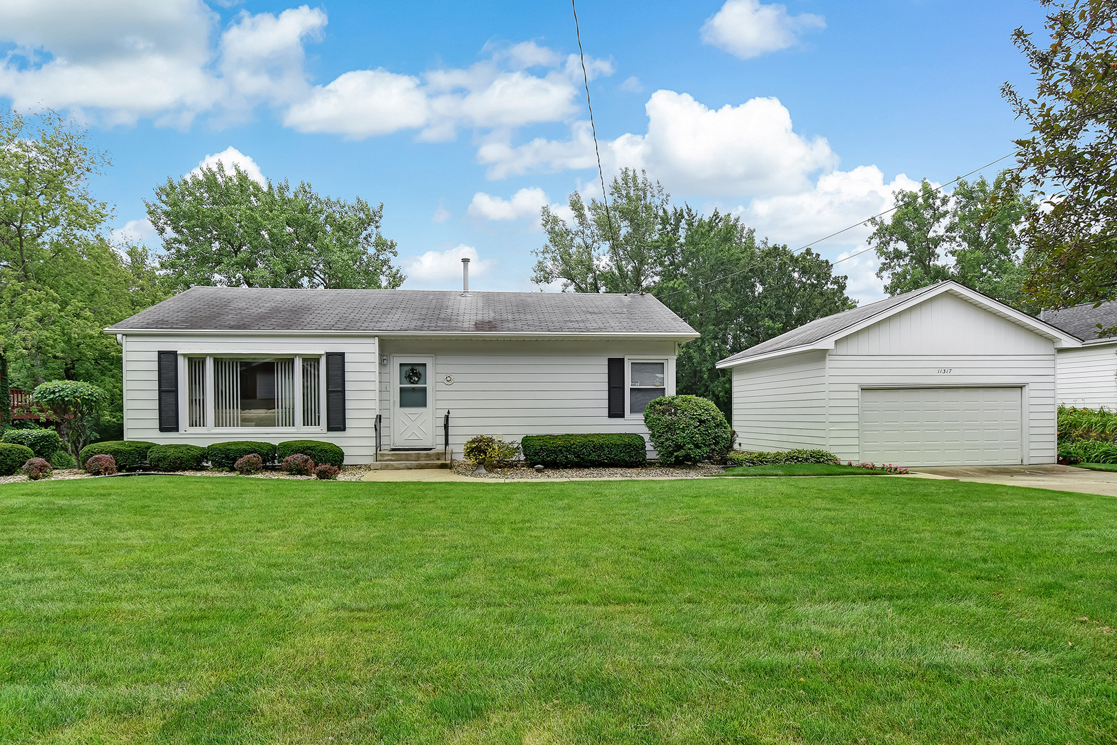 11317 74th Street Burr Ridge, IL 60527 - Photo 1 of 22
