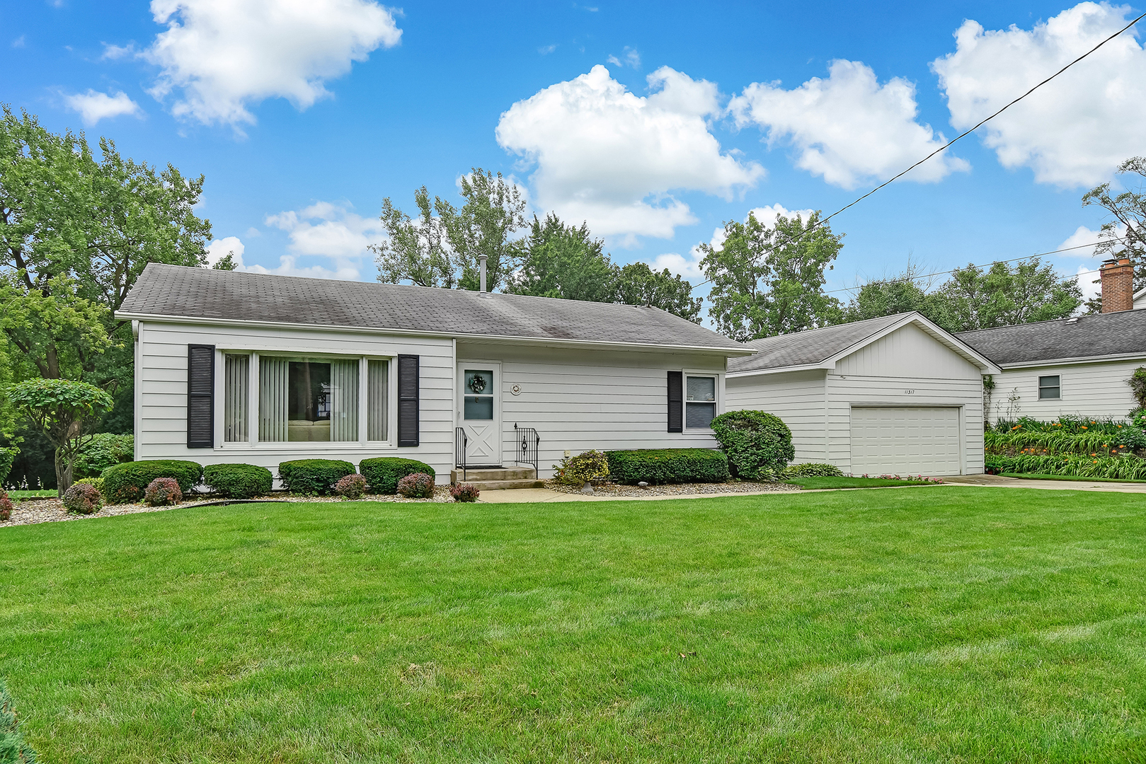 11317 74th Street Burr Ridge, IL 60527 - Photo 2 of 22