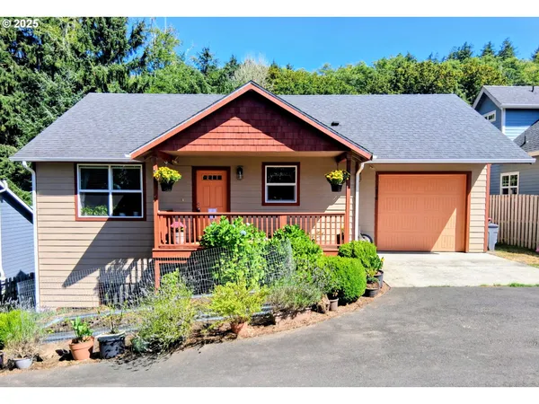 $529,000 | 1676 Southeast 3rd Street, Astoria, OR 97103