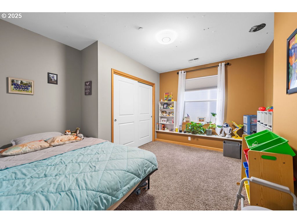 1676 Southeast 3rd Street Astoria, OR 97103 - Photo 17 of 34