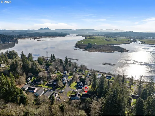 $529,000 | 1676 Southeast 3rd Street, Astoria, OR 97103